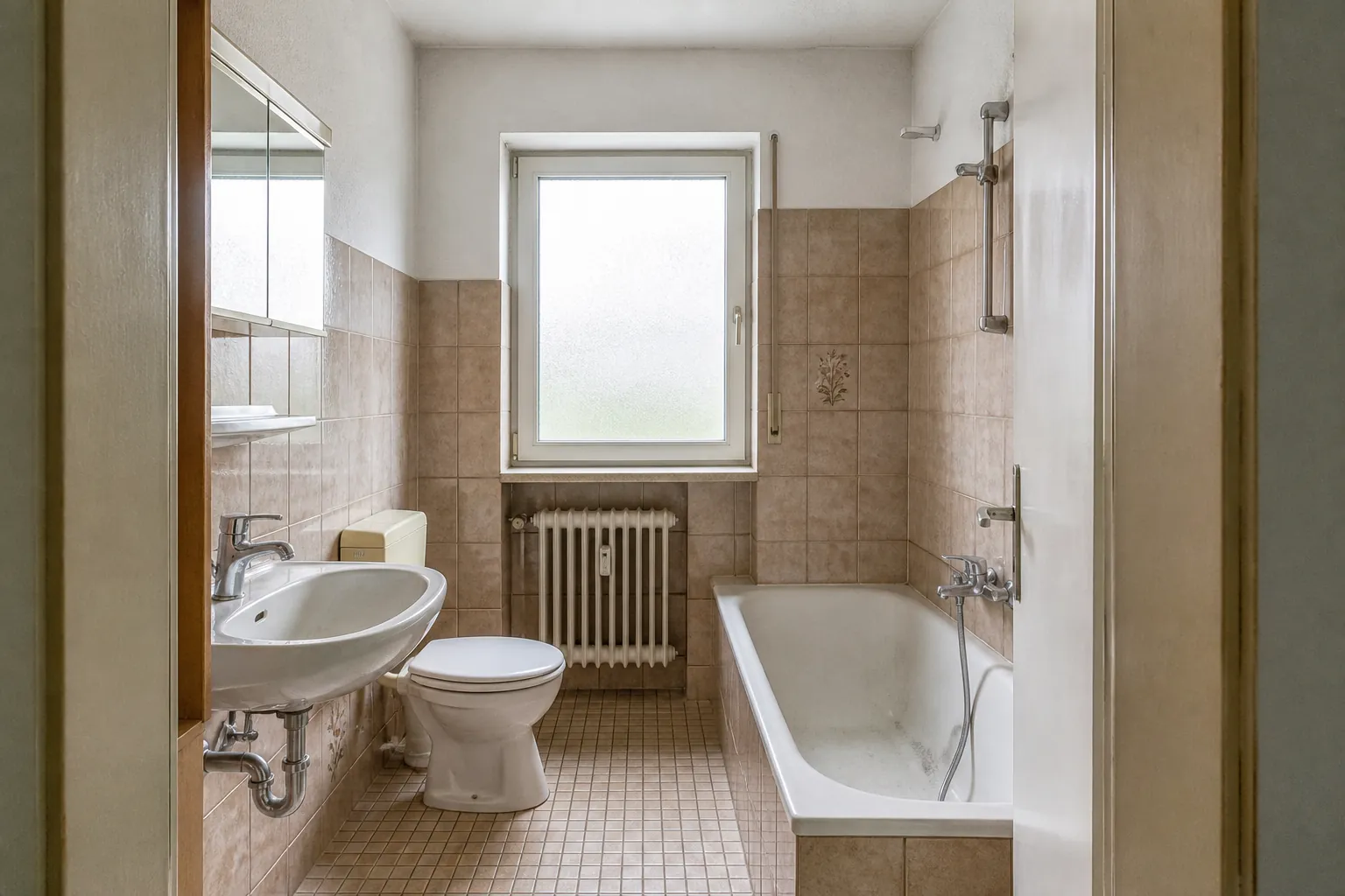 Badezimmer vor der Sanierung